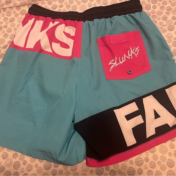 Slunks - Picture 2 of 3